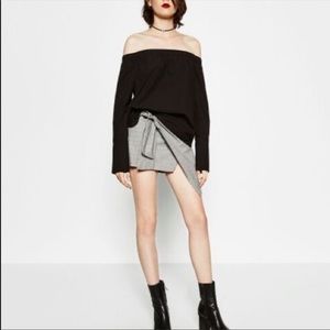 ZARA WOMAN Off the Shoulder Cuff Top S Black
